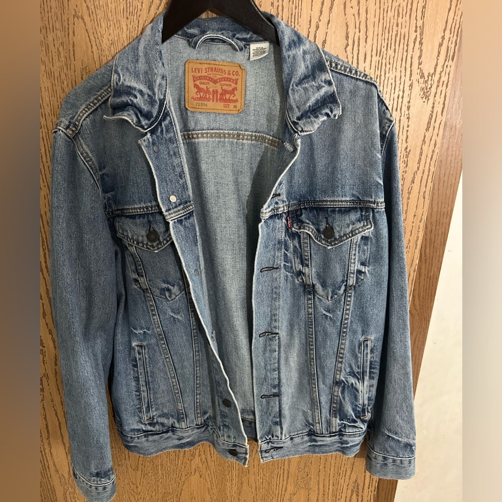 Blue Men’s Levi Jean jackets size medium #Levi #fall